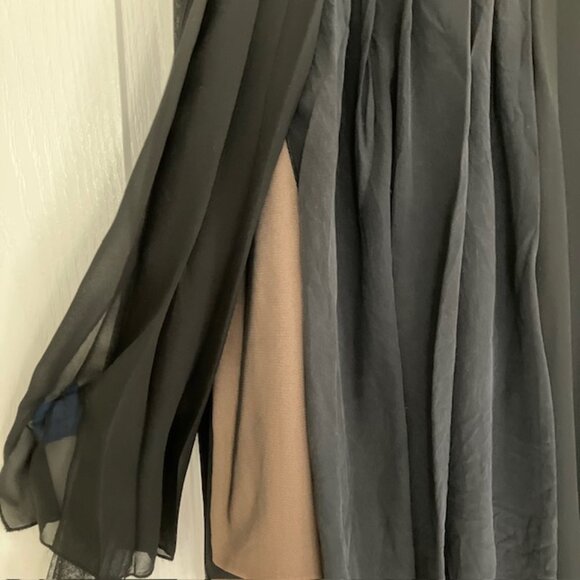 VTG BCBG MaxAzria women's flowy pleated skirt size 10 Black bohemian , goth - Picture 3 of 5